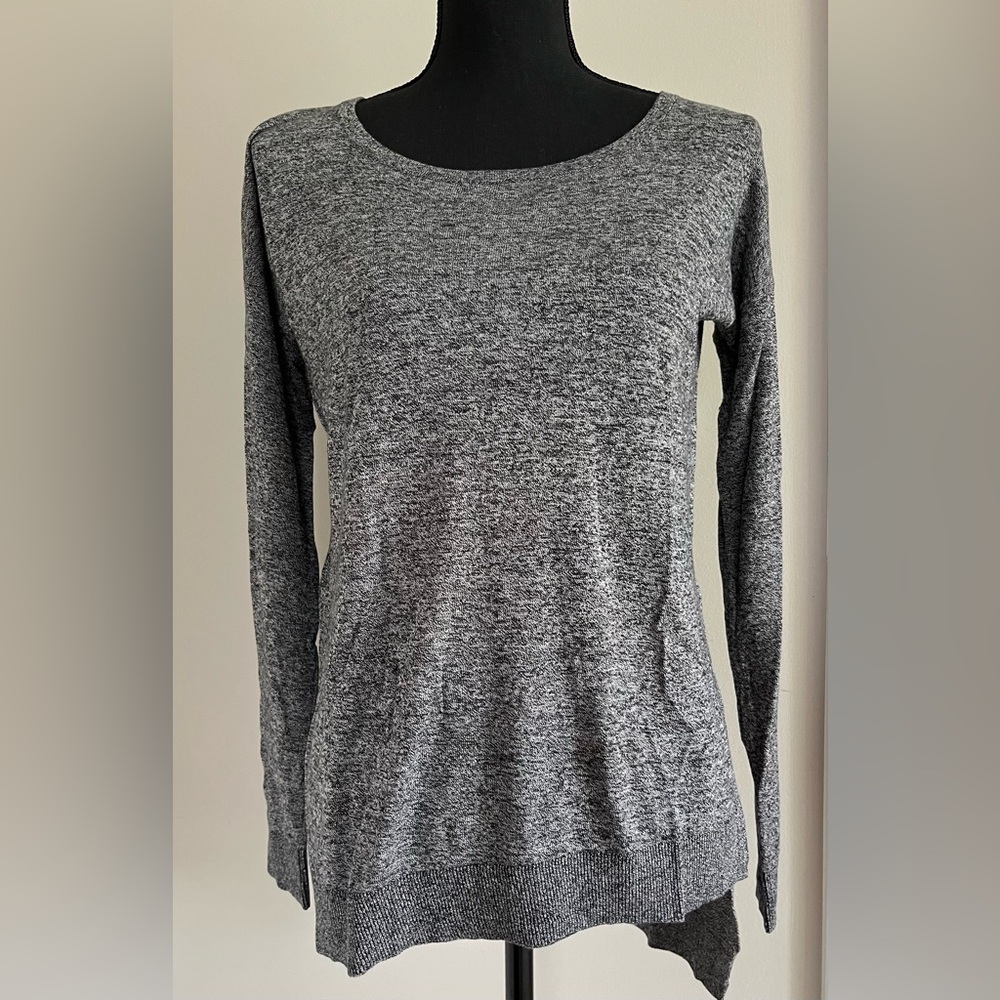Express women’s lightweight asymmetrical sweater Small